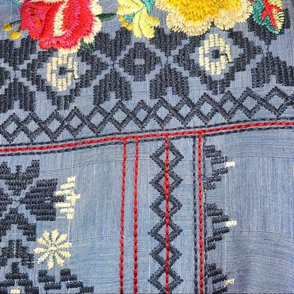 Johnny Was 3J Workshop Women's Floral High-Low Hem Button Down Long Sleeve Shirt - Picture 12 of 15